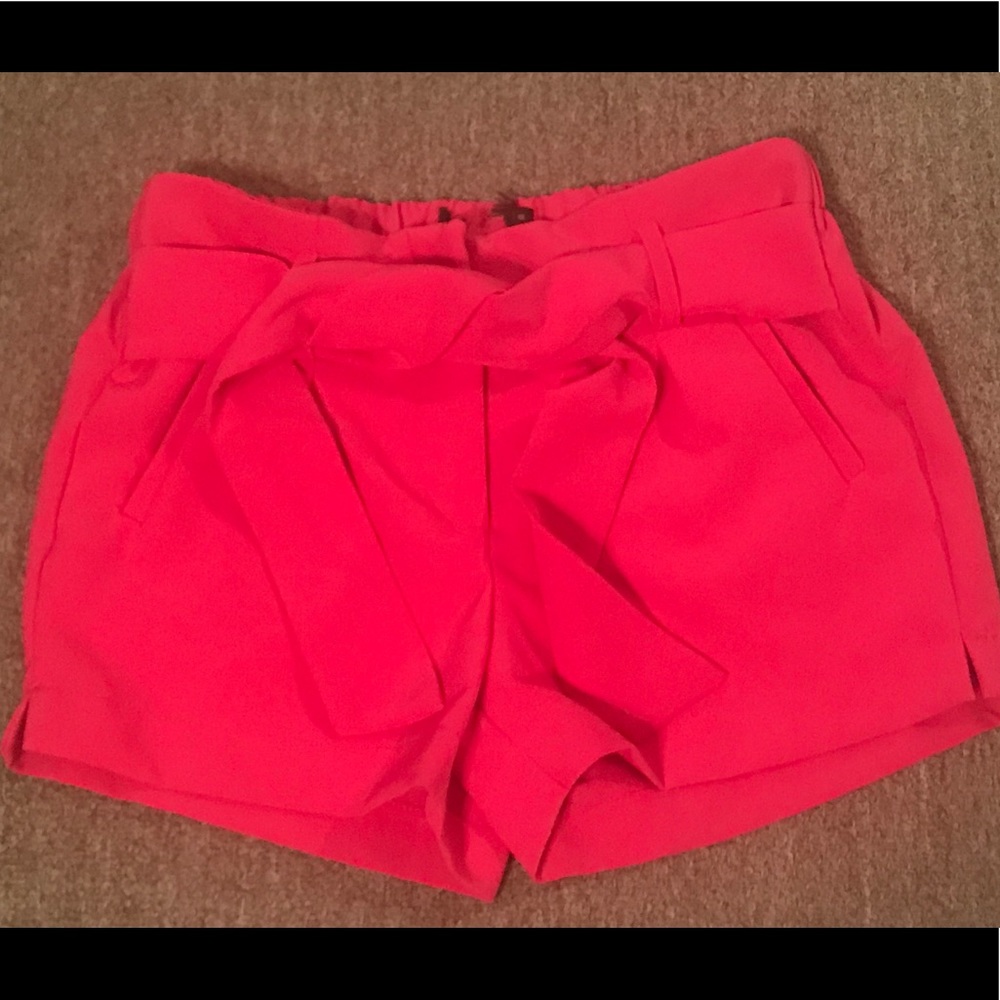 Super cute dressy shorts size large
